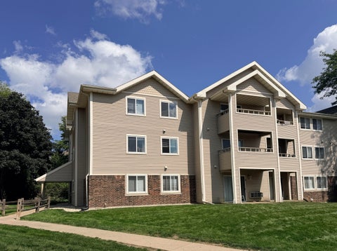 Photo of 1124 Morraine View Dr, Madison, WI 53719 (MLS # 1978354)
