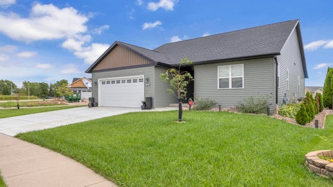Photo of 1397 Westwood Ave, North Fond Du Lac, WI 54937 (MLS # 1981503)