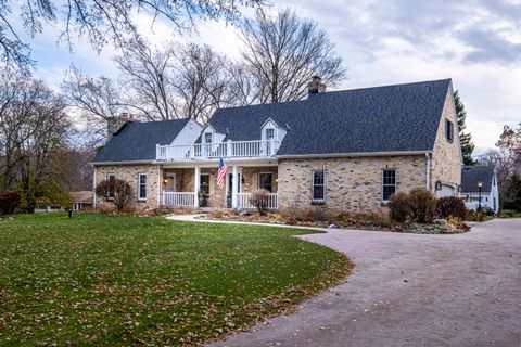 Photo of 16355 Coronado Ct, Brookfield, WI 53005 (MLS # 1945787)