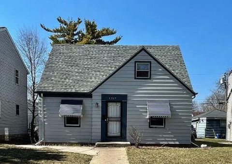 Photo of 4319 N 47th St, Milwaukee, WI 53216 (MLS # 1957753)