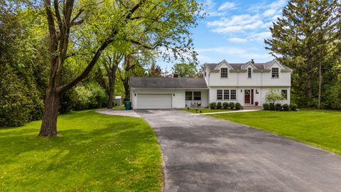 Photo of 1627 W Fiesta Ln, Mequon, WI 53092 (MLS # 1964084)