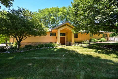 Photo of 5792 Finch Ln, Greendale, WI 53129 (MLS # 1972793)