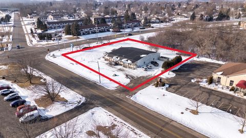 Photo of 400 W Dekora St, Saukville, WI 53080 (MLS # 1950362)