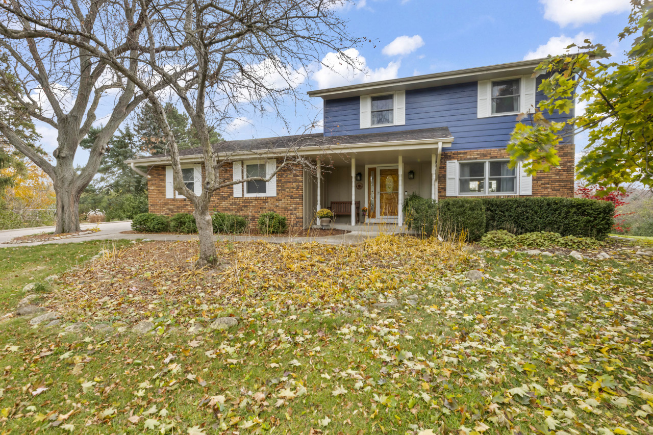 S16W32109 High Meadow Cir