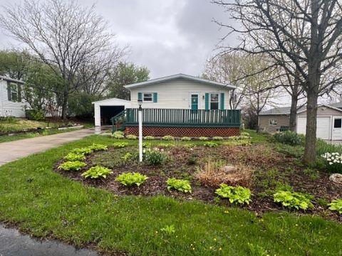 Photo of 133 Serenity Oaks Ter, Lebanon, WI 53098 (MLS # 1960281)