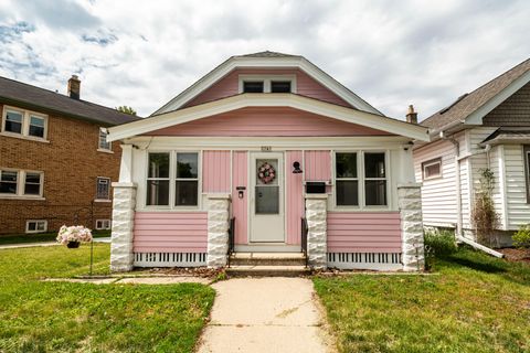 Photo of 2741 S Delaware Ave, Milwaukee, WI 53207 (MLS # 1963670)