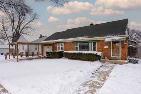 Photo of 4220 W Reichert Pl, Milwaukee, WI 53209 (MLS # 1948004)