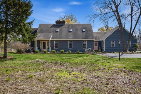 Photo of 13725 N Lake Shore Dr, Mequon, WI 53097 (MLS # 1960812)