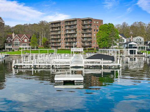 Photo of 9 S Walworth Ave, Williams Bay, WI 53191 (MLS # 1960442)
