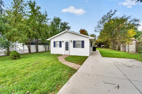 Photo of 11416 268th Ave, Salem Lakes, WI 53179 (MLS # 1985389)