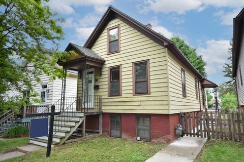 Photo of 2428 N Pierce St, Milwaukee, WI 53212 (MLS # 1922317)