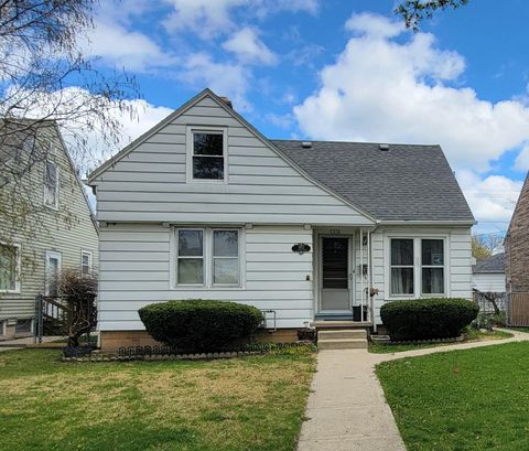 Photo of 1970 S 33rd St, Milwaukee, WI 53215 (MLS # 1958548)