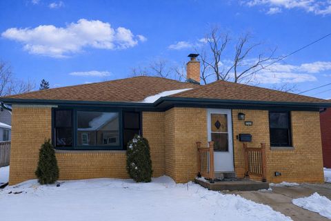 Photo of 1360 S 88th St, West Allis, WI 53214 (MLS # 1954668)