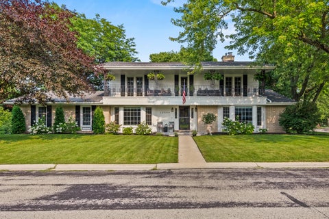 Photo of 12556 N La Belle Ct, Mequon, WI 53092 (MLS # 1975216)