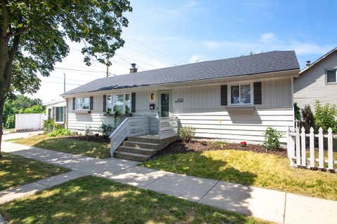 Photo of 6101 W Fairview Ave, Milwaukee, WI 53213 (MLS # 1974109)
