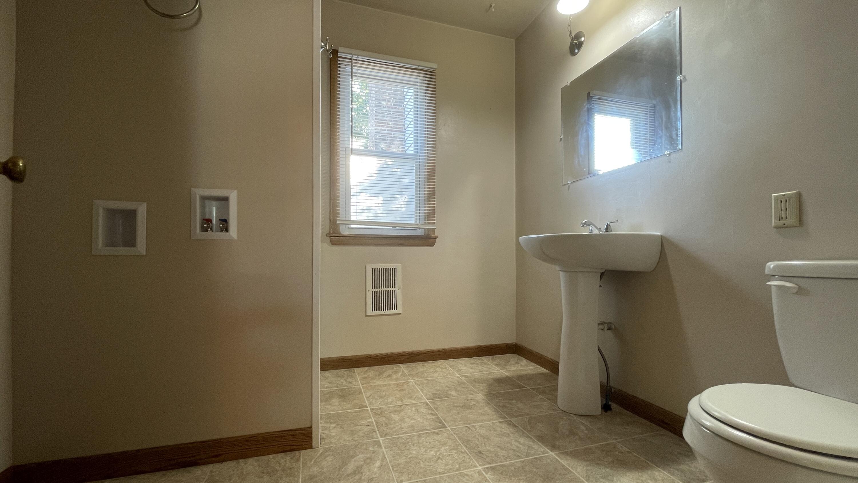 Milwaukee, Wisconsin 53218, United States, ,Residential,Active,137271