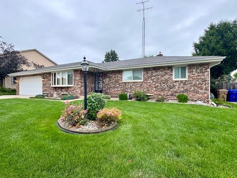 Photo of 1473 32nd Ave, Kenosha, WI 53144 (MLS # 1969533)
