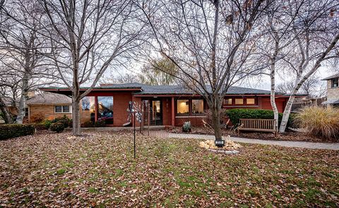 Photo of 2320 N Main St, Racine, WI 53402 (MLS # 1944098)