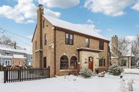 Photo of 6839 Wellauer Dr, Wauwatosa, WI 53213 (MLS # 1948090)