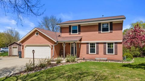 Photo of 1200 W Tiffany Ln, Oak Creek, WI 53154 (MLS # 1960377)
