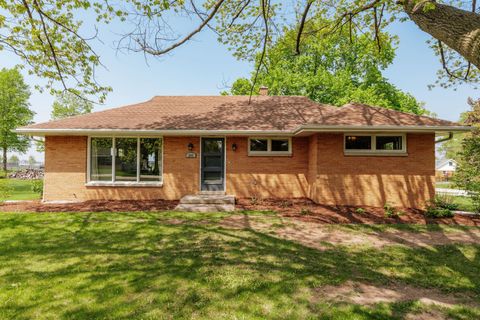 Photo of 245 Fairway Dr, Brookfield, WI 53005 (MLS # 1918219)