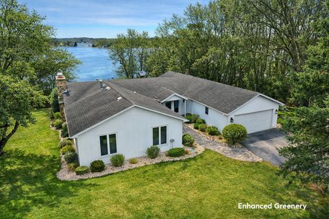 Photo of W5368 Plantation Rd, Sugar Creek, WI 53121 (MLS # 1952538)