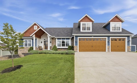 Photo of 3318 Heartlake Cir, Slinger, WI 53086 (MLS # 1981983)