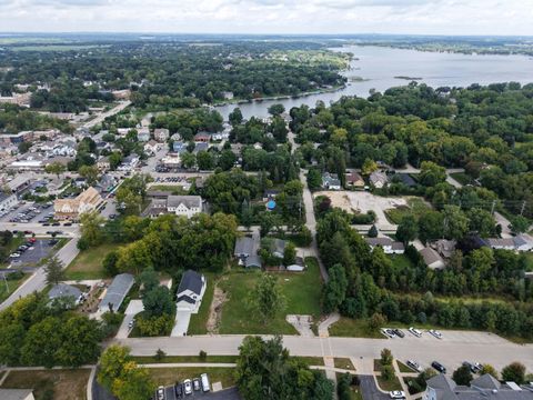 Photo of 737 Division St, Delafield, WI 53018 (MLS # 1960672)