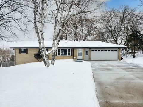 Photo of W234N7604 Woodside Rd, Sussex, WI 53089 (MLS # 1944275)