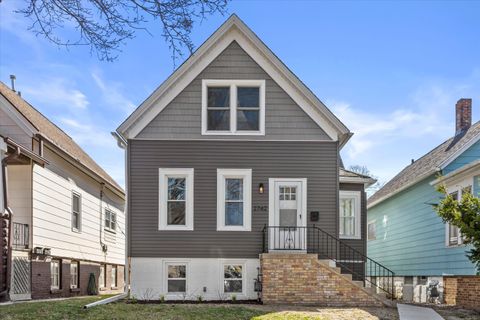 Photo of 2742 S Greeley St, Milwaukee, WI 53207 (MLS # 1957453)