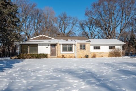 Photo of 2428 S Root River Pkwy, West Allis, WI 53227 (MLS # 1948658)