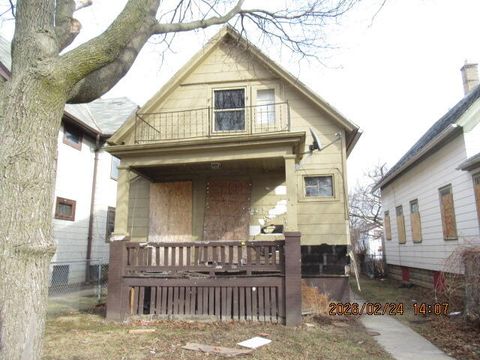 Photo of 3578 N 10th St, Milwaukee, WI 53206 (MLS # 1952582)
