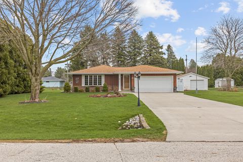 Photo of 4319 N 50th St, Sheboygan, WI 53083 (MLS # 1958790)