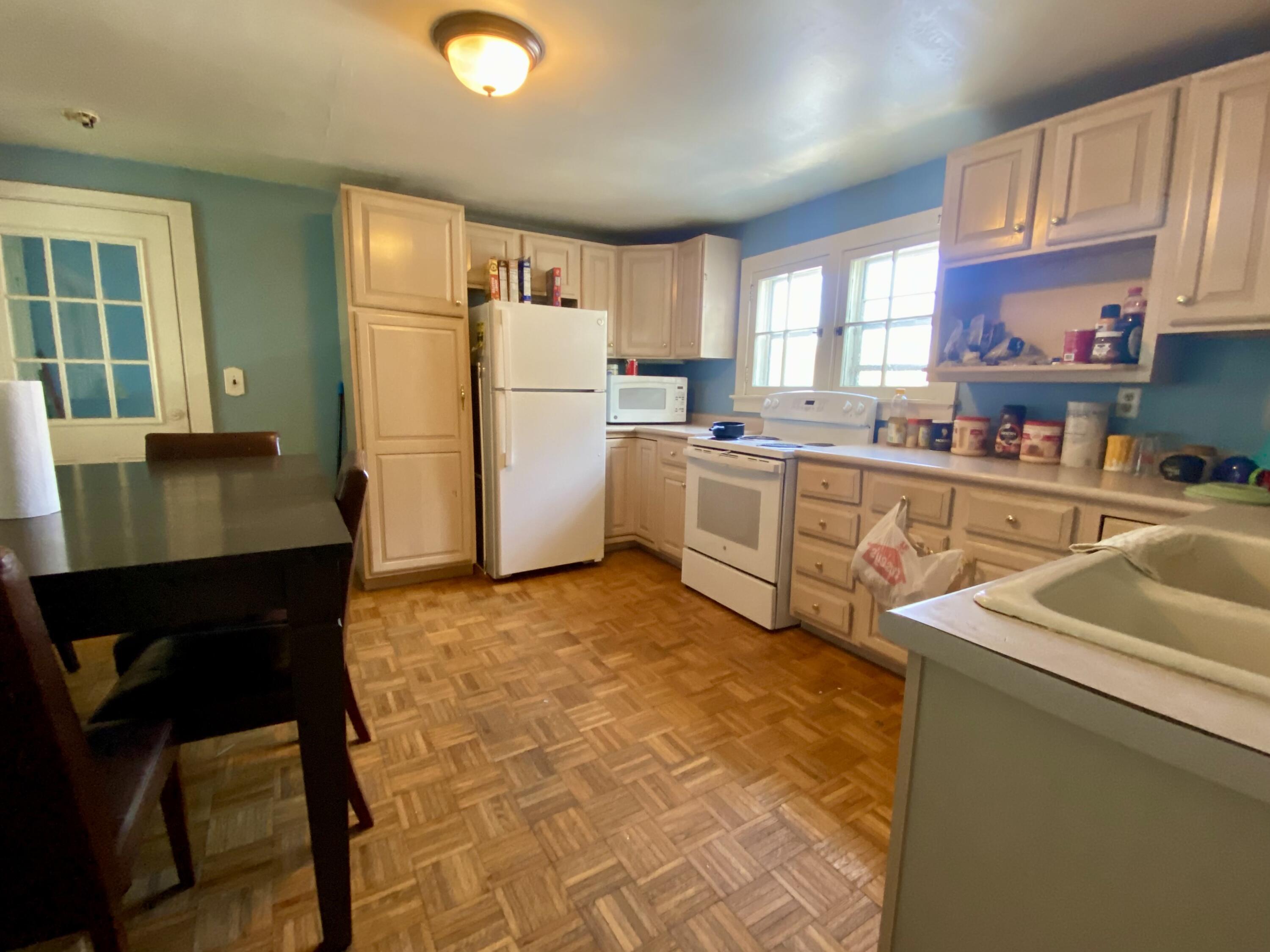 Saukville, Wisconsin 53021, United States, 5 Bedrooms Bedrooms, ,2 BathroomsBathrooms,Residential,Active,292