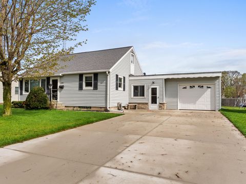 Photo of 2332 37 St, Two Rivers, WI 54241 (MLS # 1963506)