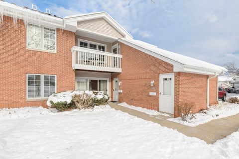 Photo of 8782 Woodbridge Dr, Greendale, WI 53219 (MLS # 1944744)