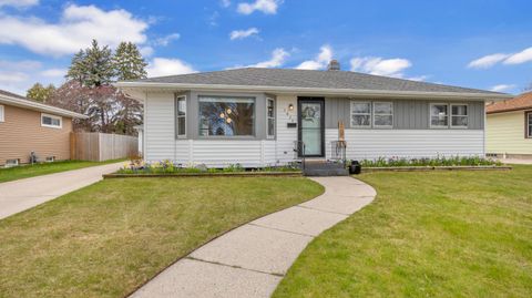 Photo of 2824 S 15th St, Sheboygan, WI 53081 (MLS # 1960494)