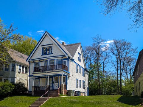 Photo of 2444 N Palmer St, Milwaukee, WI 53212 (MLS # 1962083)