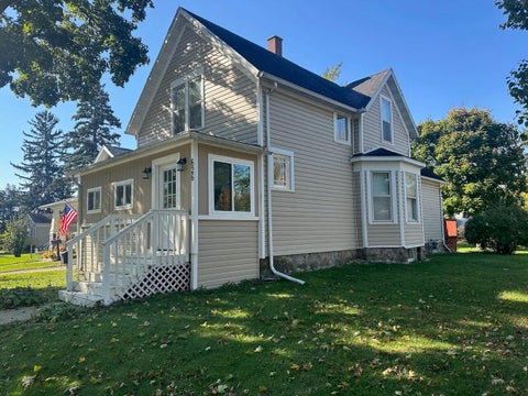 Photo of 626 Center St, Lake Geneva, WI 53147 (MLS # 1986041)