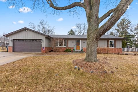 Photo of 1315 Lily Rd, Oconomowoc, WI 53066 (MLS # 1952817)