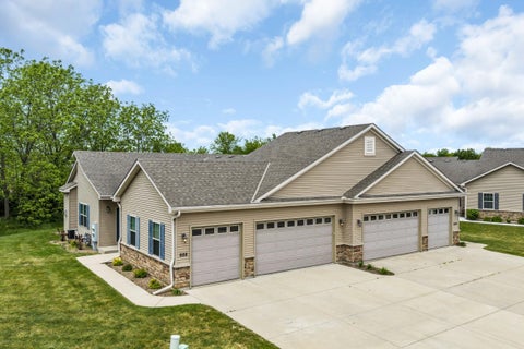 Photo of 928 Langdon Ct, Mount Pleasant, WI 53406 (MLS # 1965387)