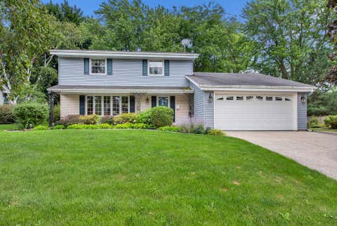 Photo of N89W17151 Highland Ct, Menomonee Falls, WI 53051 (MLS # 1977184)