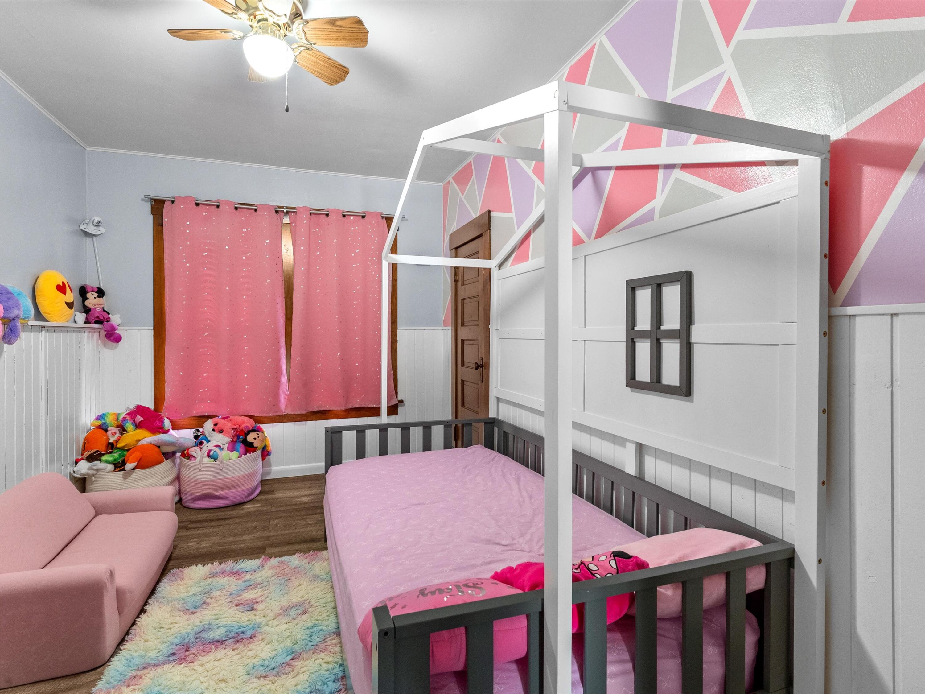 Manitowoc, Wisconsin 54220, United States, 3 Bedrooms Bedrooms, ,2 BathroomsBathrooms,Residential,Active,197315