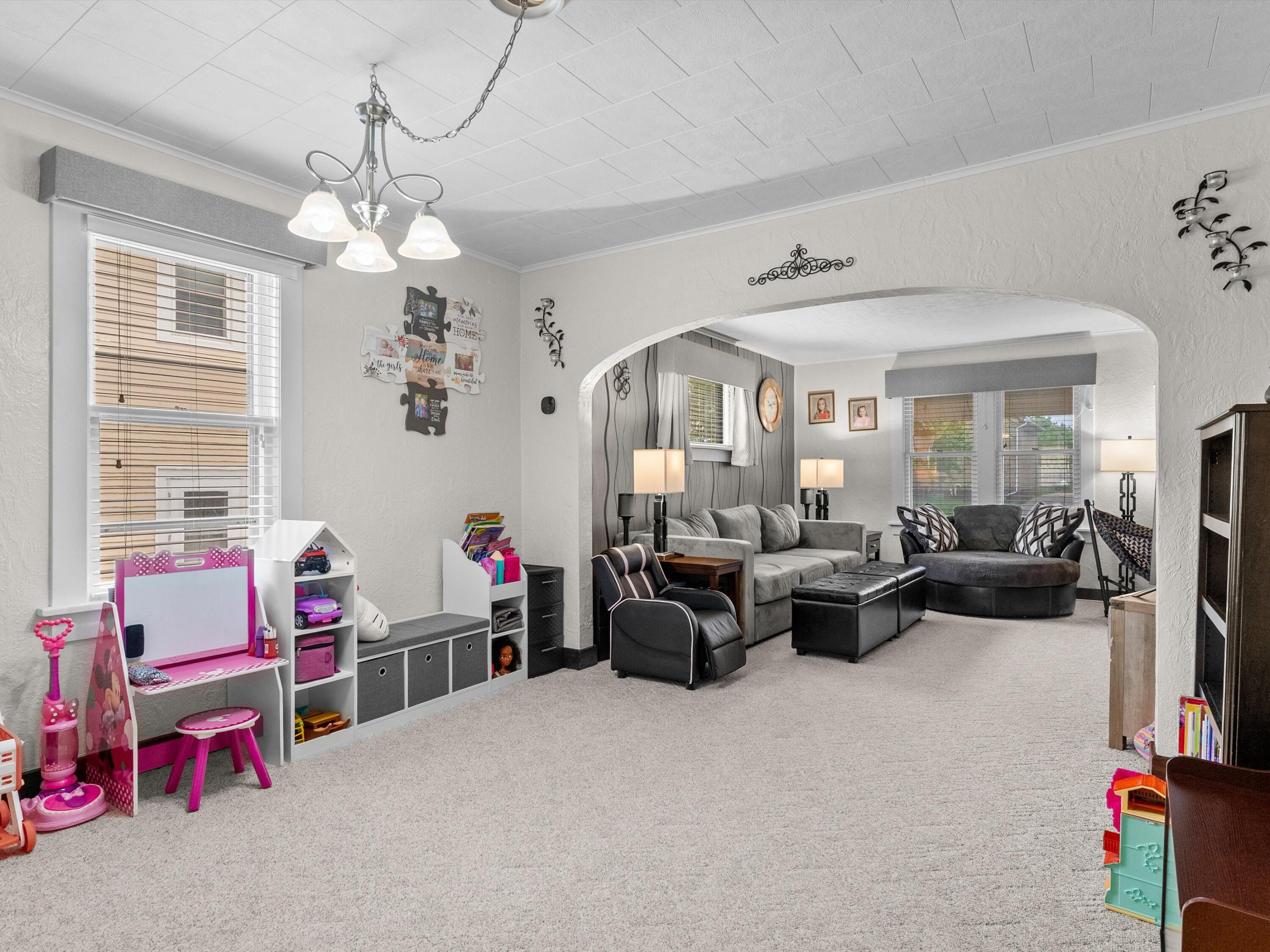 Manitowoc, Wisconsin 54220, United States, 3 Bedrooms Bedrooms, ,2 BathroomsBathrooms,Residential,Active,197315