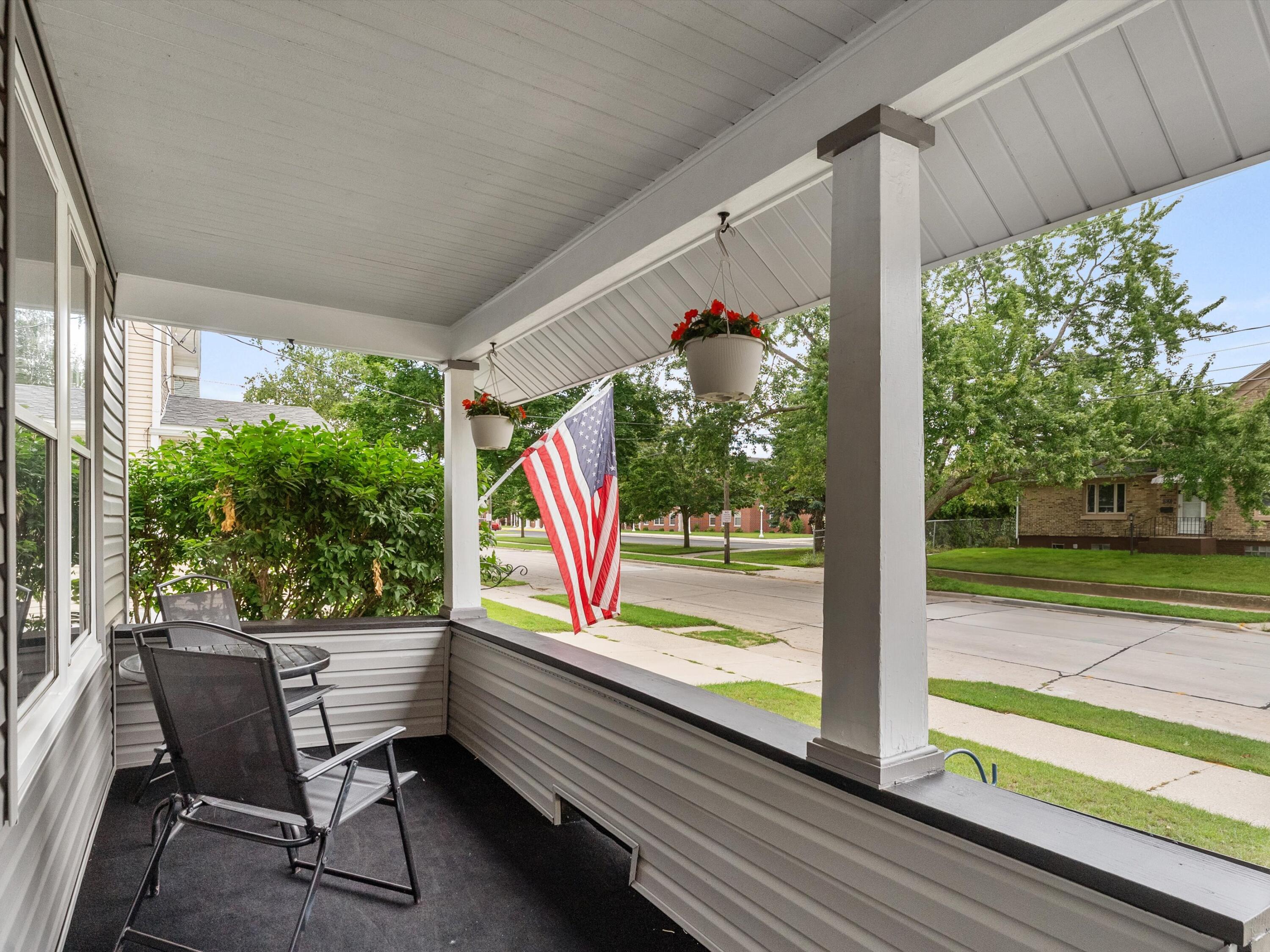 Manitowoc, Wisconsin 54220, United States, 3 Bedrooms Bedrooms, ,2 BathroomsBathrooms,Residential,Active,197315