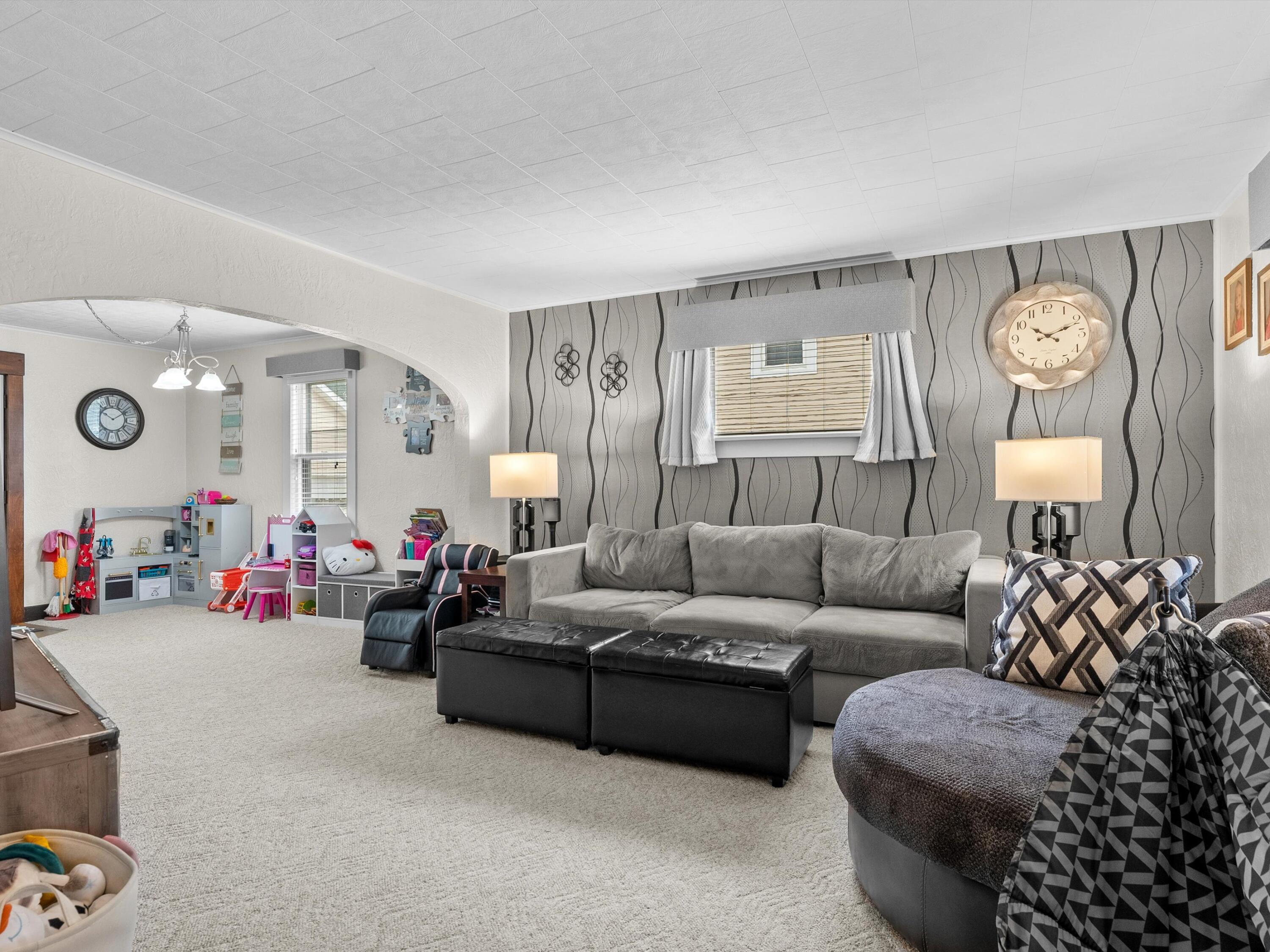 Manitowoc, Wisconsin 54220, United States, 3 Bedrooms Bedrooms, ,2 BathroomsBathrooms,Residential,Active,197315