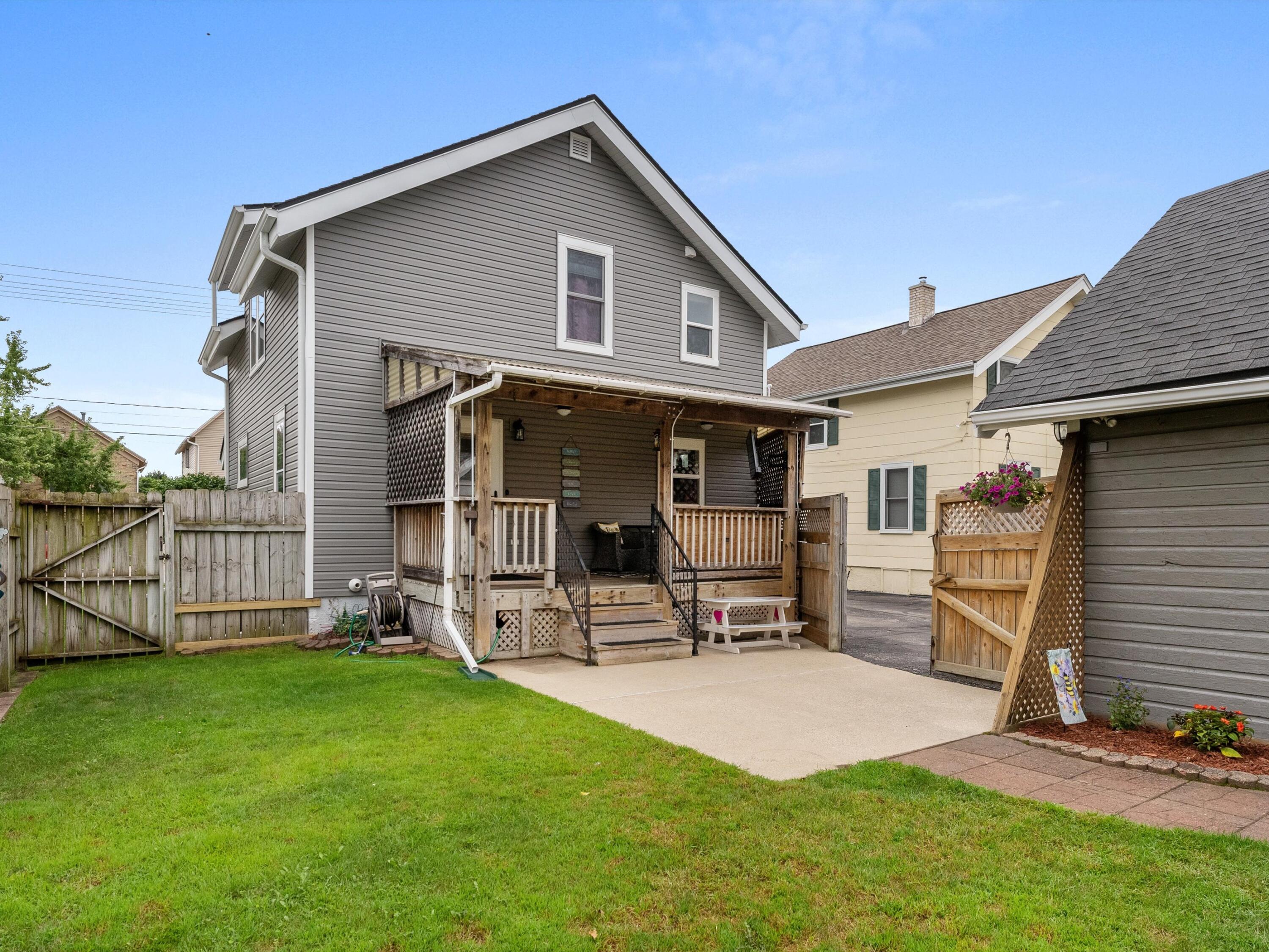 Manitowoc, Wisconsin 54220, United States, 3 Bedrooms Bedrooms, ,2 BathroomsBathrooms,Residential,Active,197315