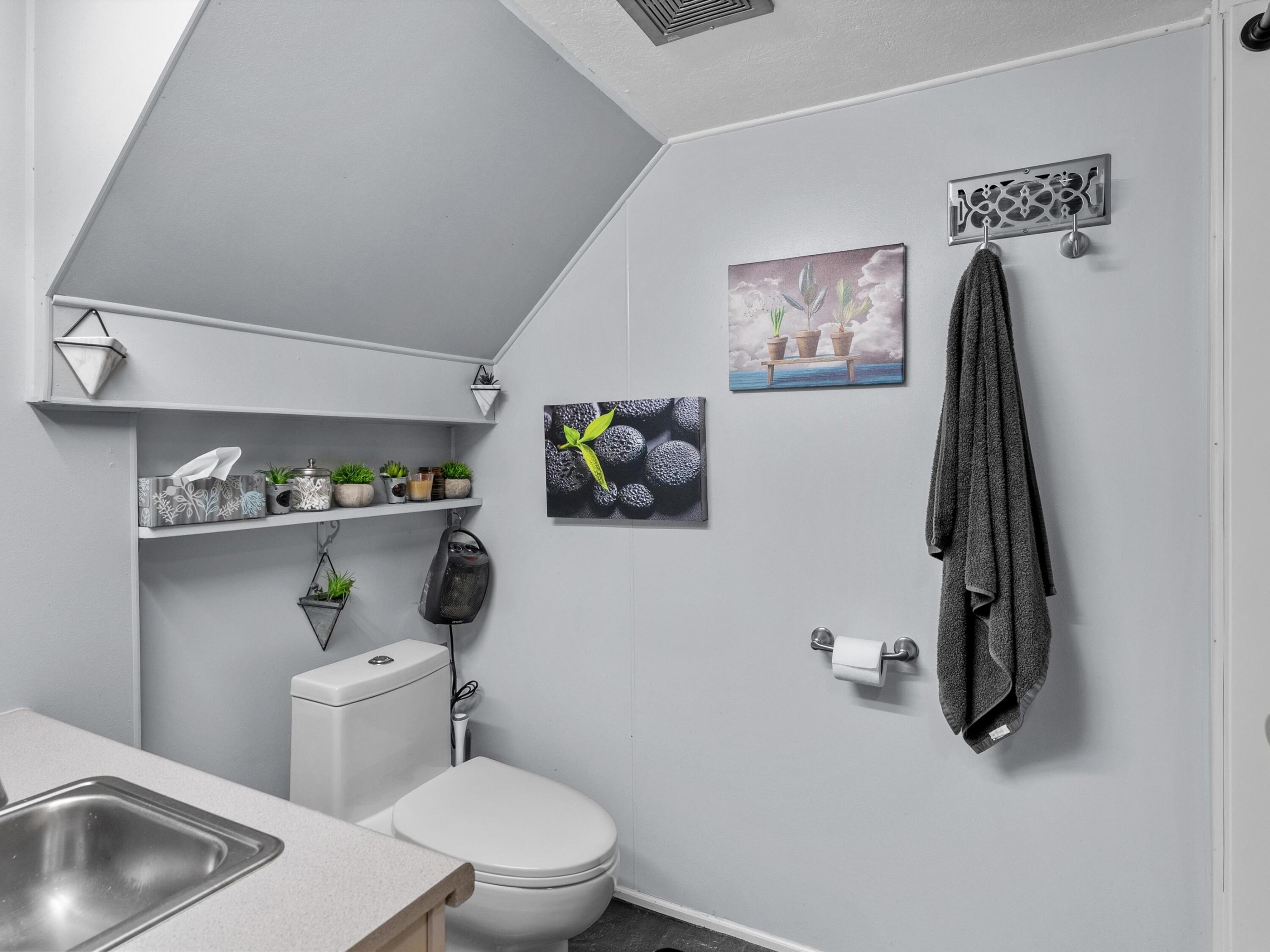 Manitowoc, Wisconsin 54220, United States, 3 Bedrooms Bedrooms, ,2 BathroomsBathrooms,Residential,Active,197315