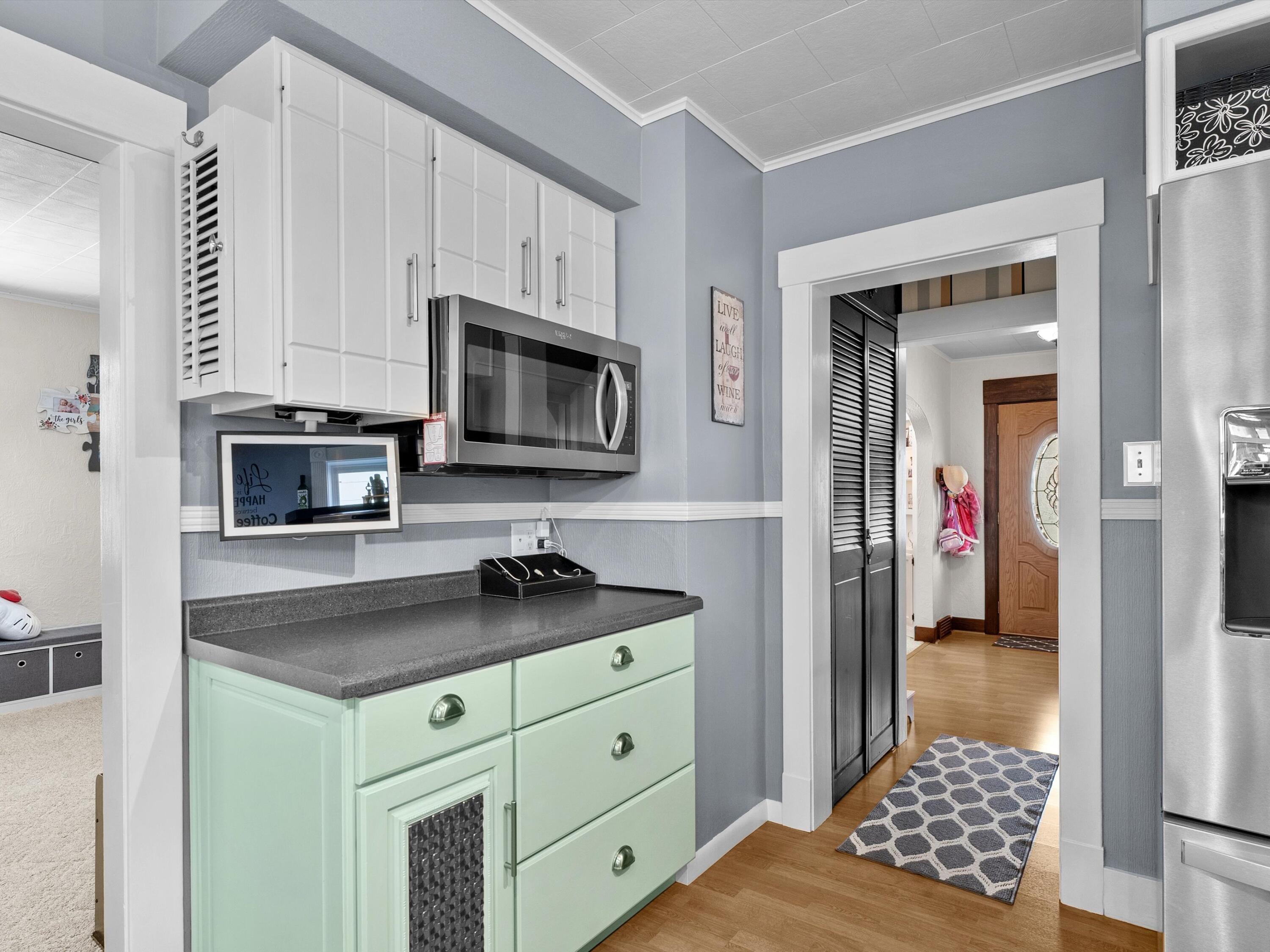 Manitowoc, Wisconsin 54220, United States, 3 Bedrooms Bedrooms, ,2 BathroomsBathrooms,Residential,Active,197315