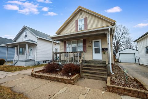 Photo of 1934 S 12th St, Sheboygan, WI 53081 (MLS # 1953441)
